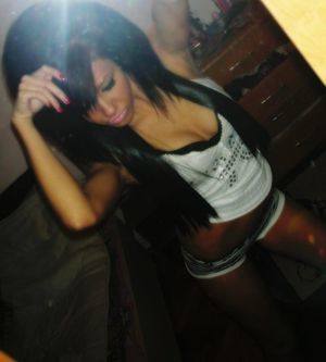 Shari (18) in Maryland | Casual Dating with Older Men