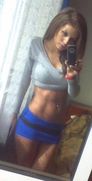 Nichole, age 20, local profile image in California