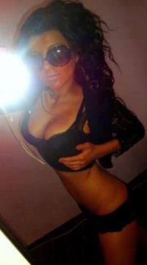 Samara, 23 in Louisiana | Younger Adult Woman, Older Men