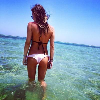 Laura, 21 from California | Older Men and Younger Women Dating