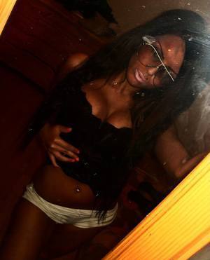 Meet Giselle (22) from Wisconsin | Local Dating Profile