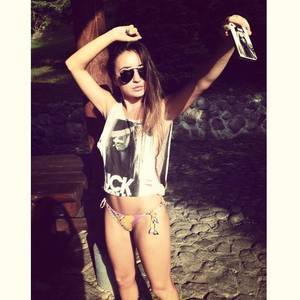 Chat with Kayla (18) | Kansas Local Women