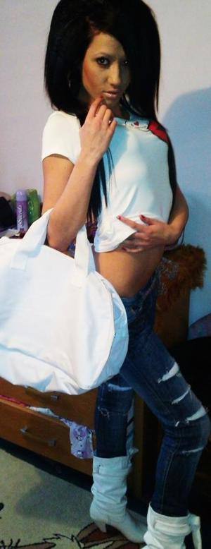 Beatriz, age 26, local profile image in Charlotte, NC