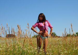 Julie (27) in Alberta | Local Adult Woman