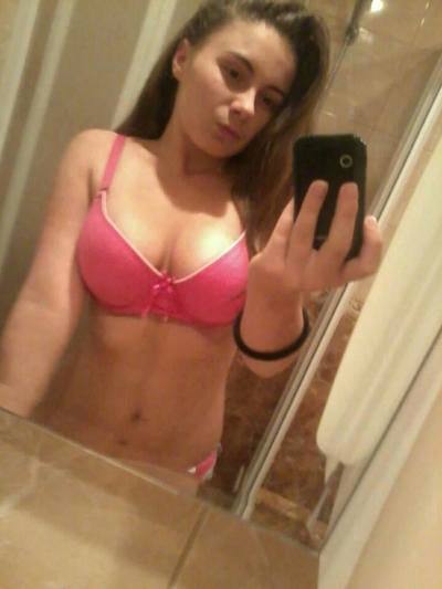 Meet Adrienne (28) from Arizona | Local Dating Profile