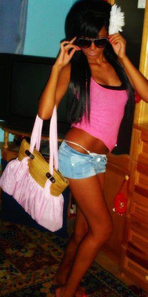 Chat with Karissa (28) | Colorado Local Women