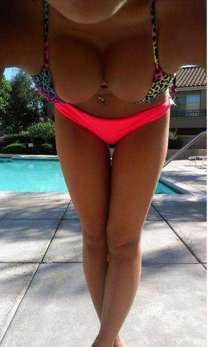 Melina (27) from Illinois profile image