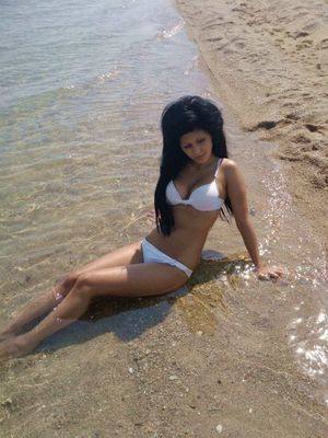 Karli (26) in Ontario | Local Adult Woman