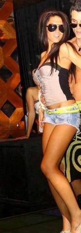 Meet Neveah (22) from Virginia | Local Dating Profile