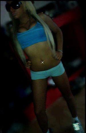 Cara (19) in Colorado | Local Adult Woman