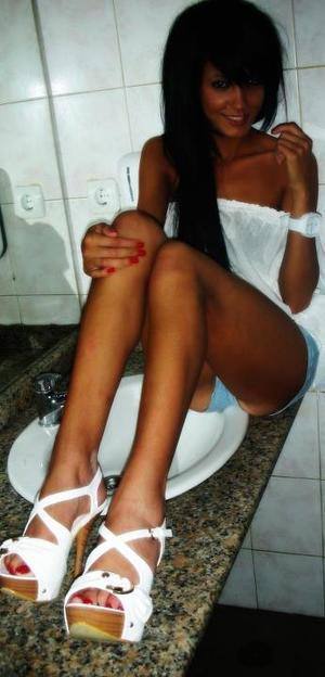 Tara (26) in Wisconsin | Local Adult Woman