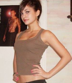 Myra (19) in North Carolina | Local Adult Woman