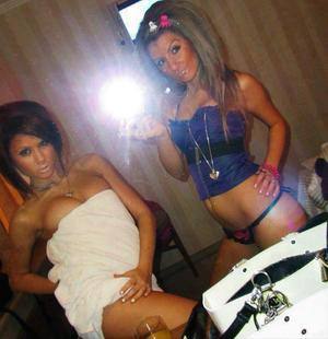 Helena, 19, Tennessee | Nearby Adult Singles