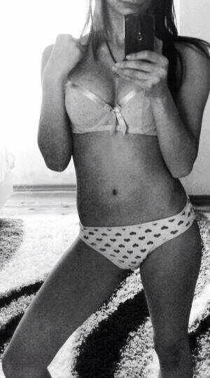 Chat with Haylee (18) | Florida Local Women