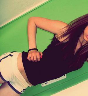 Meet Jenna (25) from Texas | Local Dating Profile