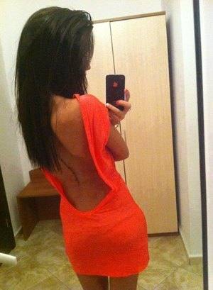 Meet Gina (19) from Arkansas | Local Dating Profile