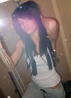 Evelyn from West Virginia is looking for adult webcam chat