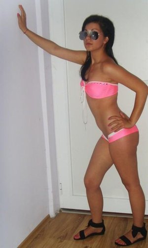 Looking for girls down to fuck? Mariam from Michigan is your girl