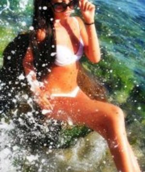 Kiersten from Washington is looking for adult webcam chat
