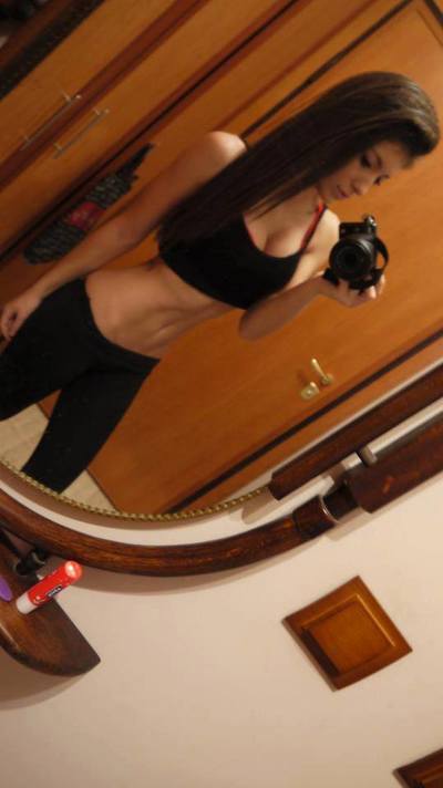 Juliana from Quebec is the best local fuck buddy you can ever find