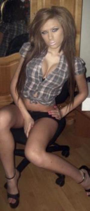 Rosalinda from Florida is interested in nsa sex with a nice, young man