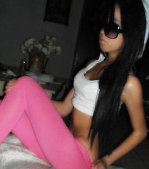 Clarissa from British Colombia is looking for adult webcam chat