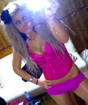 Escorts like Jeanette are down to fuck you now!