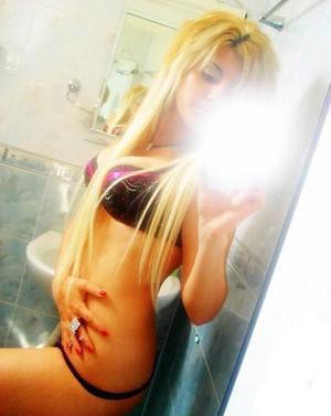 Emerald from New Jersey is looking for adult webcam chat