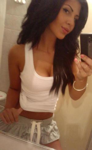 Looking for girls down to fuck? Delilah from Alberta is your girl