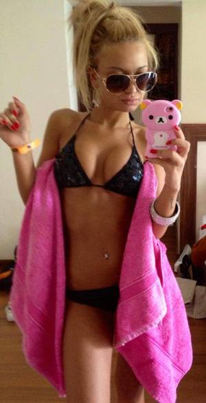 Escorts like Robyn are down to fuck you now!