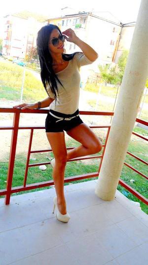 Escorts like Simone are down to fuck you now!