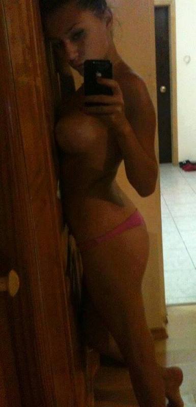 Looking for local cheaters? Take Ryleigh from Quebec home with you