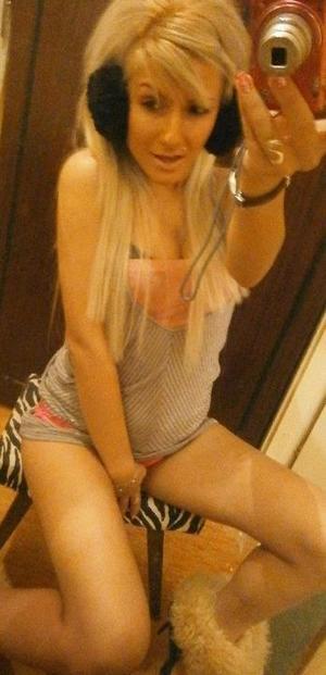 Looking for local cheaters? Take Gwendolyn from Texas home with you