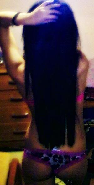 Yasmin is a cheater looking for a guy like you!