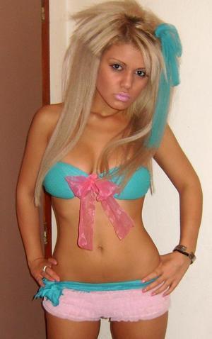 Victoria from Indiana is looking for adult webcam chat
