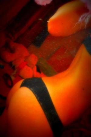Genevieve from Missouri is interested in nsa sex with a nice, young man