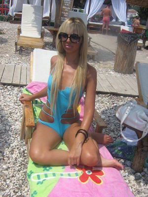 Escorts like Nicole are down to fuck you now!