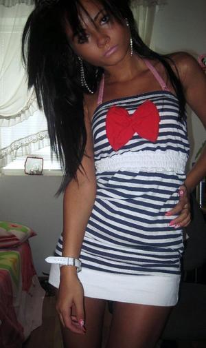Brenna from Washington is looking for adult webcam chat