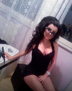 Meet local singles like Ember from Colorado who want to fuck tonight