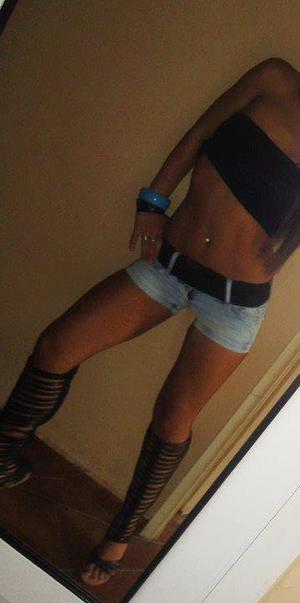 Looking for girls down to fuck? Aliyah from Florida is your girl