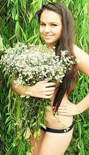 Kiara from Florida is looking for adult webcam chat