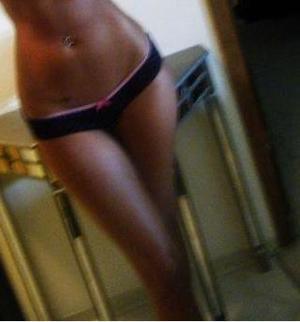 Felicity is a cheater looking for a guy like you!