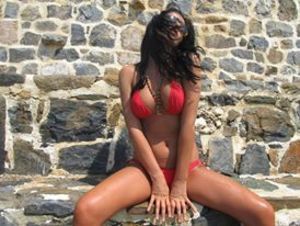 Looking for local cheaters? Take Maeve from Virginia home with you