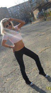 Amelie from Quebec is looking for adult webcam chat